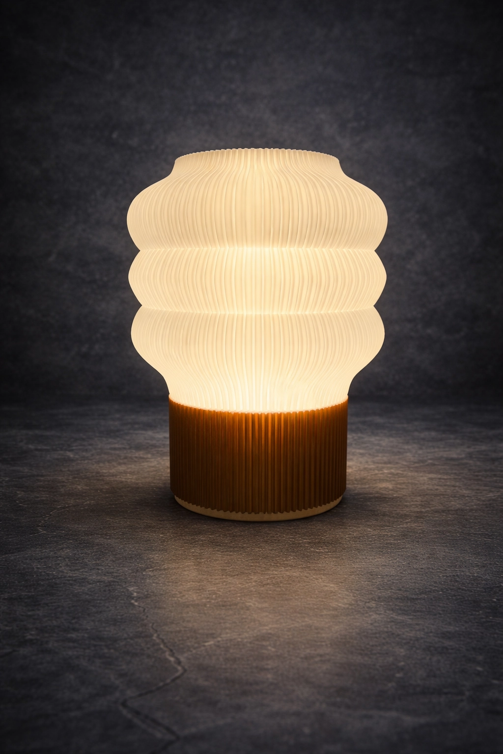 Μοντέρνο Διακοσμητικό Φωτιστικό με Πλισέ Σχεδιασμό - Image 2